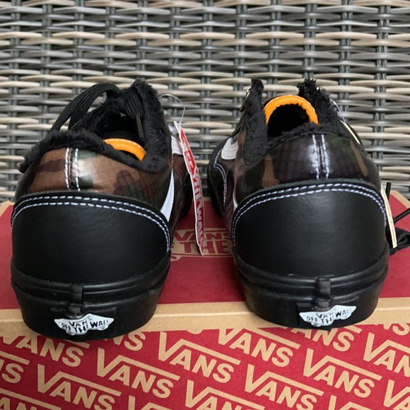 Vans WMNS Old Skool Mte Black/Camo Sneakers - Picture 14 of 16